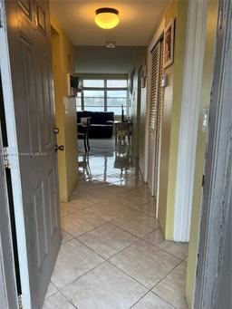 Picture of 18555 NE 14Th Ave # 516, Miami, FL 33179
