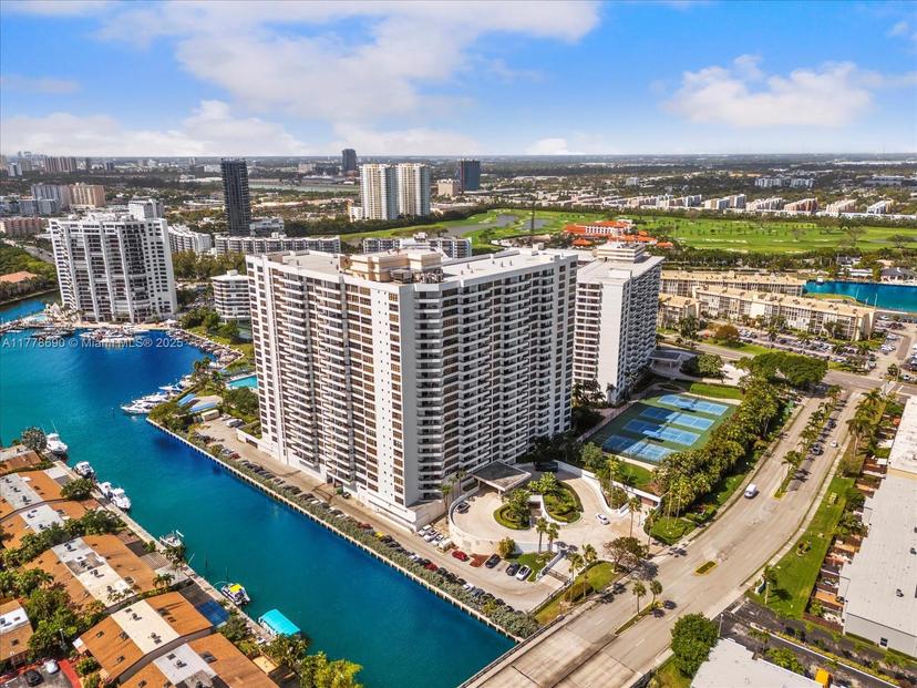 Picture of 2500 Parkview Dr # 2203, Hallandale Beach FL 33009