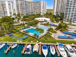 Picture of 2500 Parkview Dr # 2203, Hallandale Beach, FL 33009