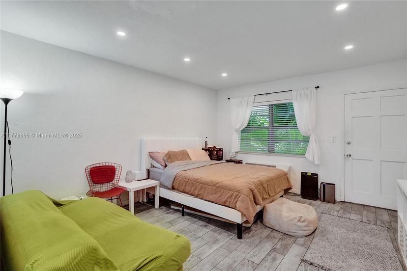 Picture of 911 Meridian Ave # 104, Miami Beach FL 33139