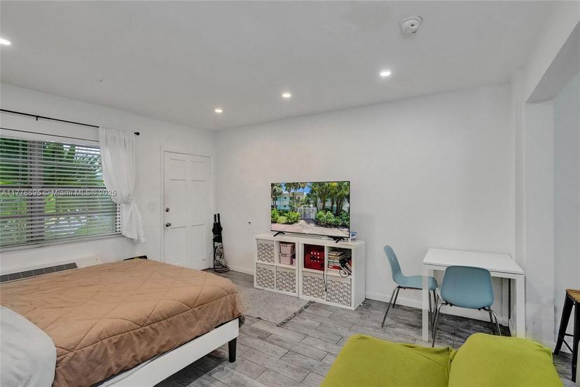 Picture of 911 Meridian Ave # 104, Miami Beach FL 33139