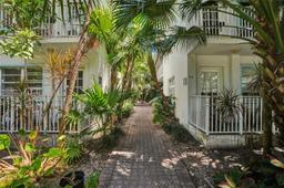 Picture of 911 Meridian Ave # 104, Miami Beach, FL 33139