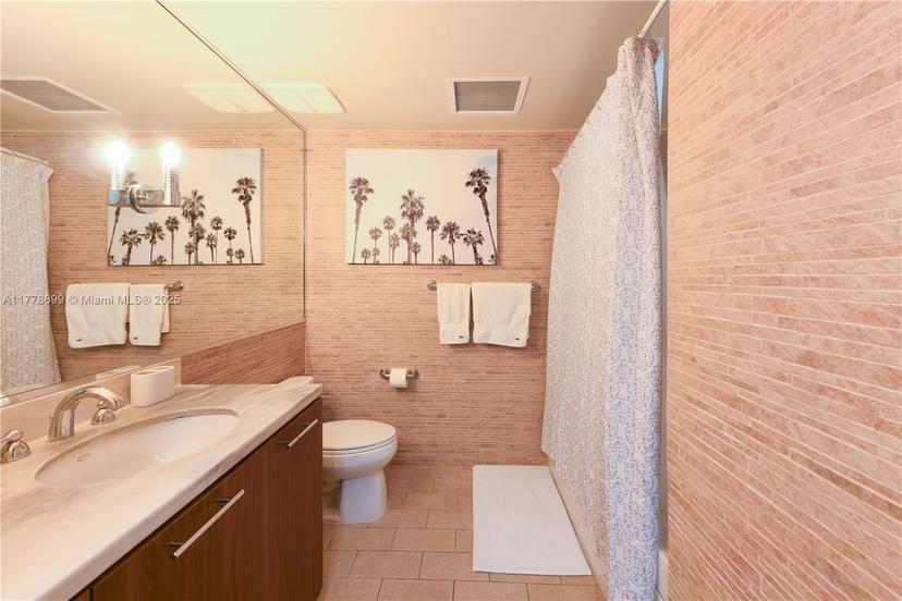 Picture of 50 Biscayne Blvd # 411, Miami FL 33132