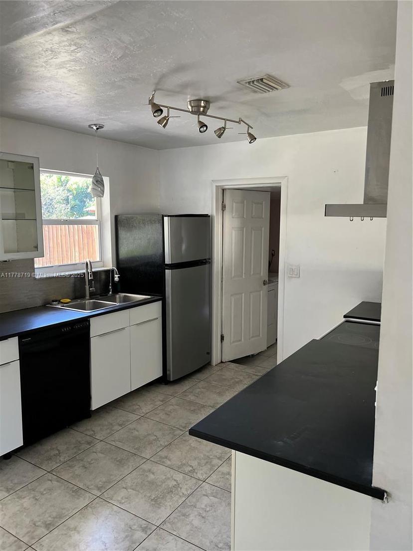 Picture of 5634 Madison St, Hollywood FL 33023