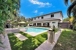 Picture of 7870 NW 160Th Ter, Miami Lakes, FL 33016