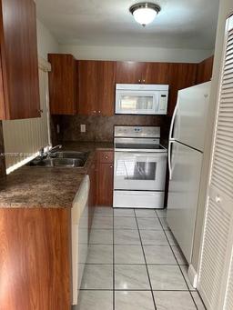 Picture of 6548 NW 170 Terrace # 6548, Hialeah, FL 33015