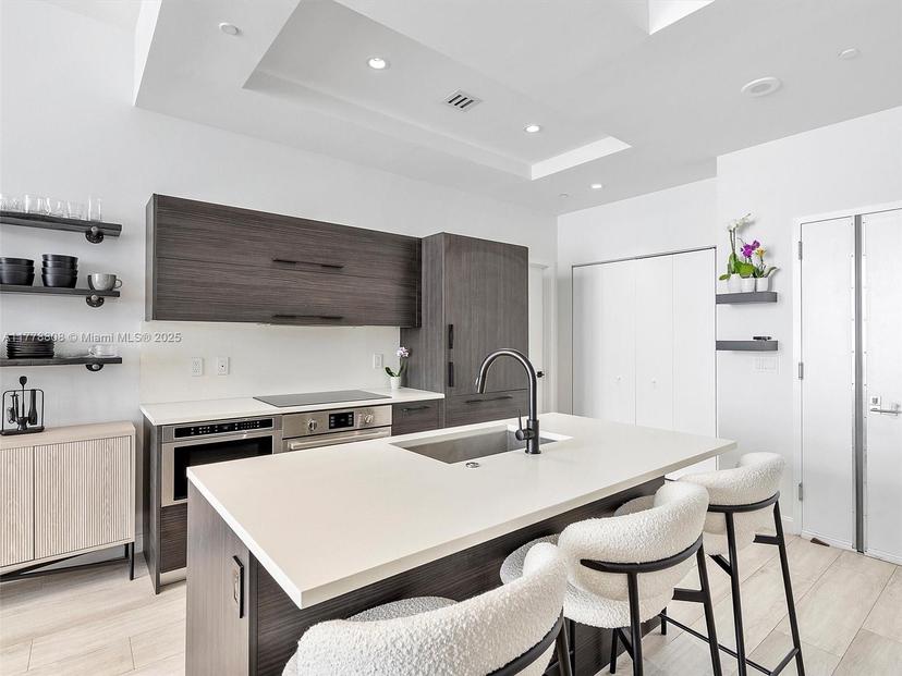 Picture of 55 SW 9Th St # 4309, Miami FL 33130