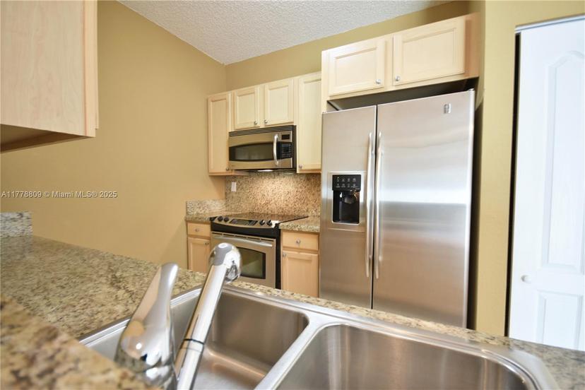 Picture of 6001 SW 70Th St # 429, South Miami FL 33143