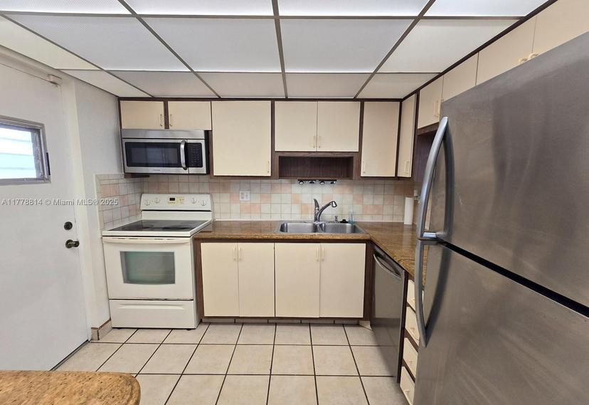 Picture of 2313 S Cypress Bend Dr # 123A, Pompano Beach FL 33069