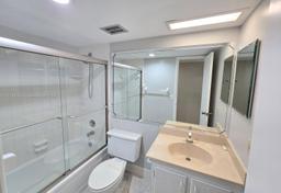 Picture of 2313 S Cypress Bend Dr # 123A, Pompano Beach, FL 33069
