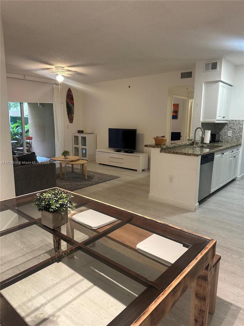 Picture of 19877 E Country Club Dr # 3105, Aventura FL 33180