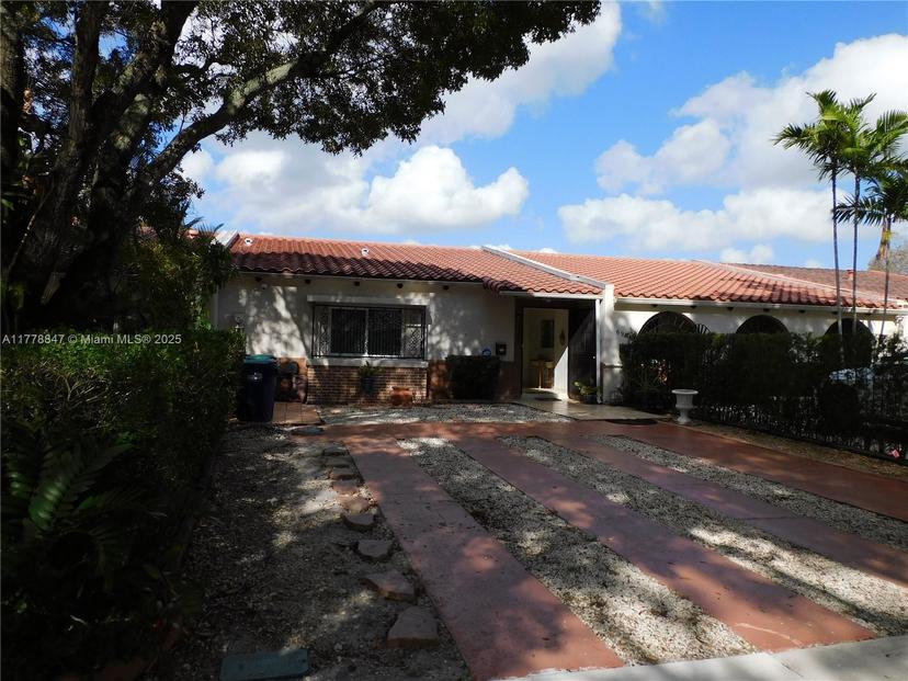 Picture of 6936 Holly Rd # 0, Miami Lakes FL 33014