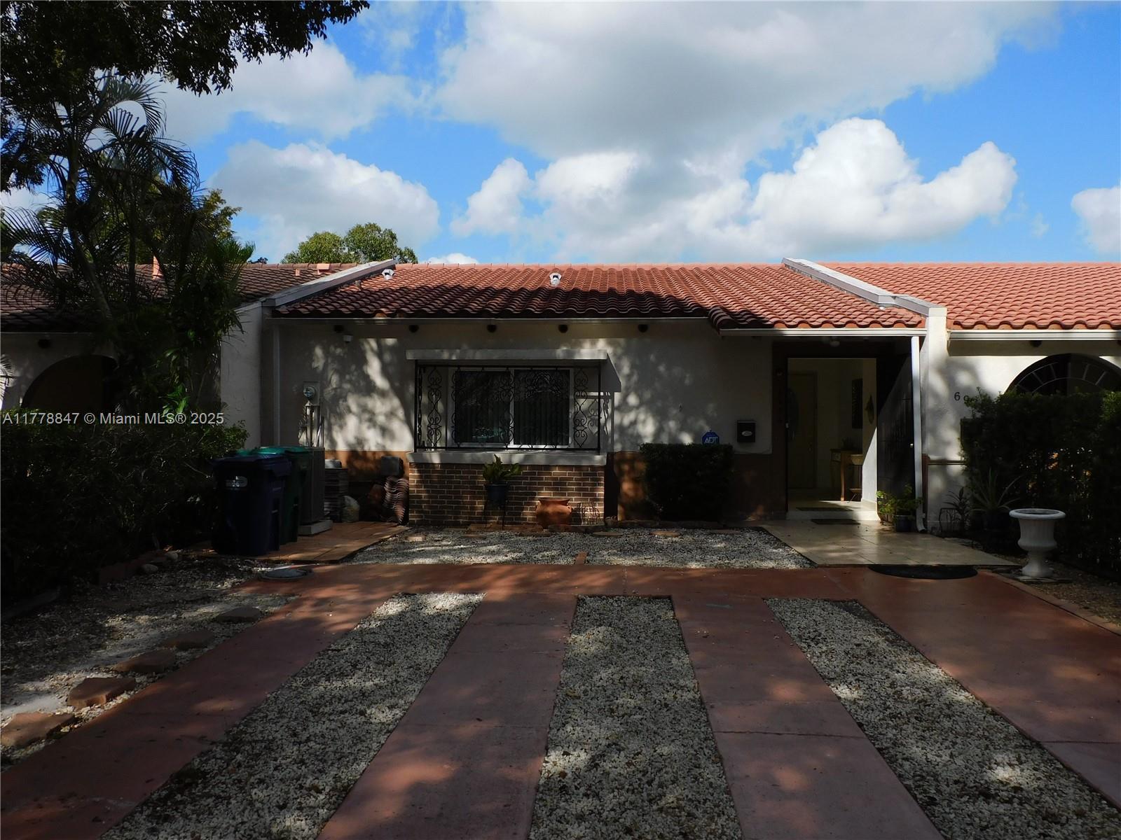 Picture of 6936 Holly Rd # 0, Miami Lakes, FL 33014