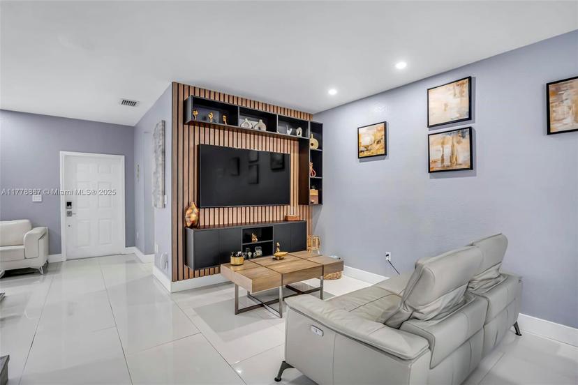 Picture of 7337 NW 174Th Ter # 101, Hialeah FL 33015
