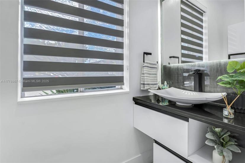 Picture of 7337 NW 174Th Ter # 101, Hialeah FL 33015