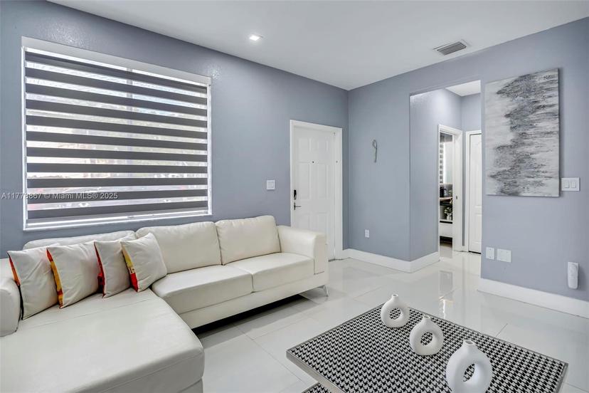 Picture of 7337 NW 174Th Ter # 101, Hialeah FL 33015