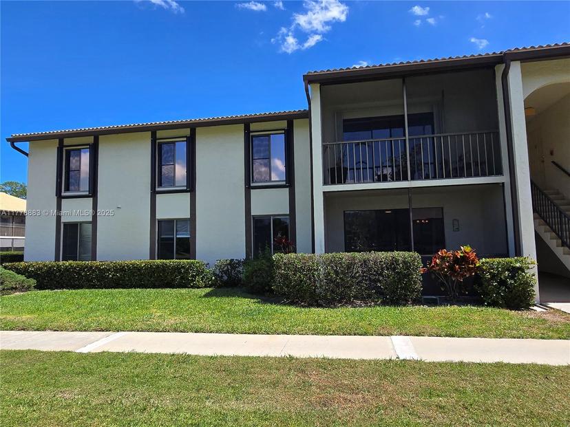 Picture of 2733 SW Matheson Ave # H1, Palm City FL 34990