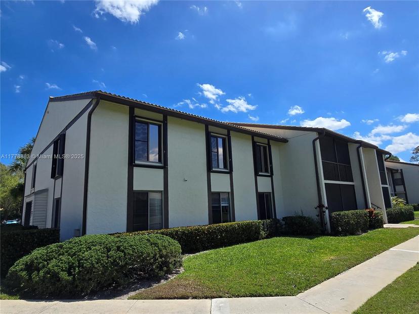 Picture of 2733 SW Matheson Ave # H1, Palm City FL 34990