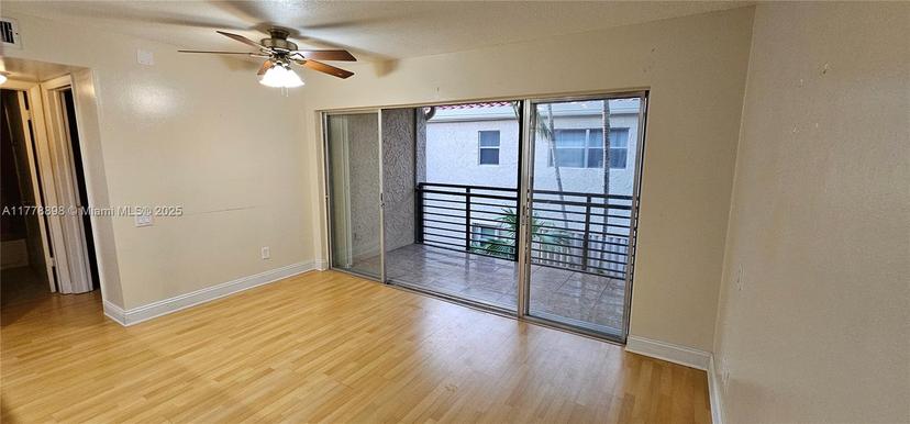 Picture of 5352 NE 6Th Ave # G9, Oakland Park FL 33334