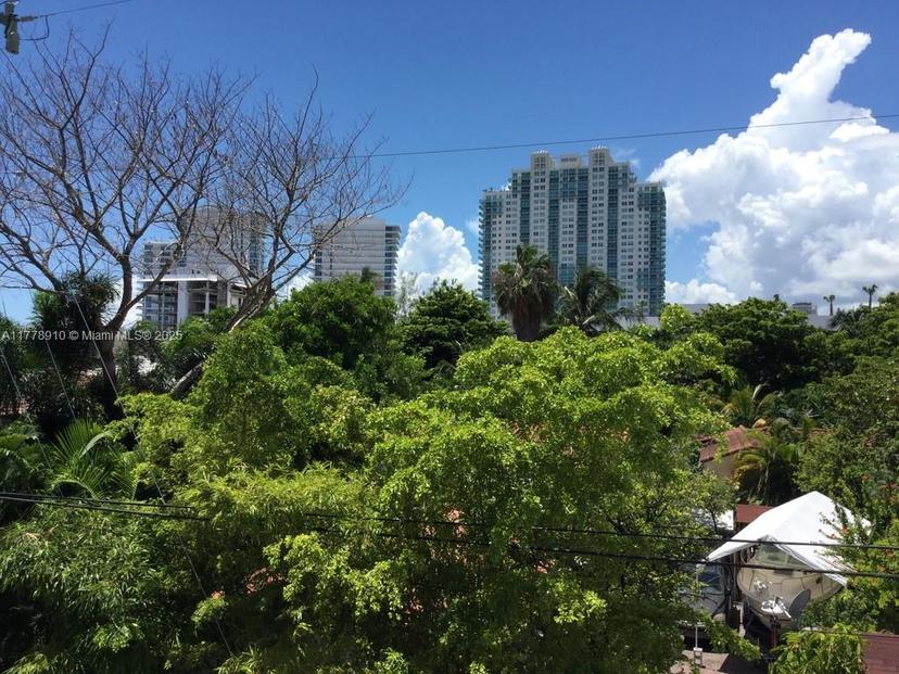 Picture of 716 Michigan Ave # 305, Miami Beach FL 33139