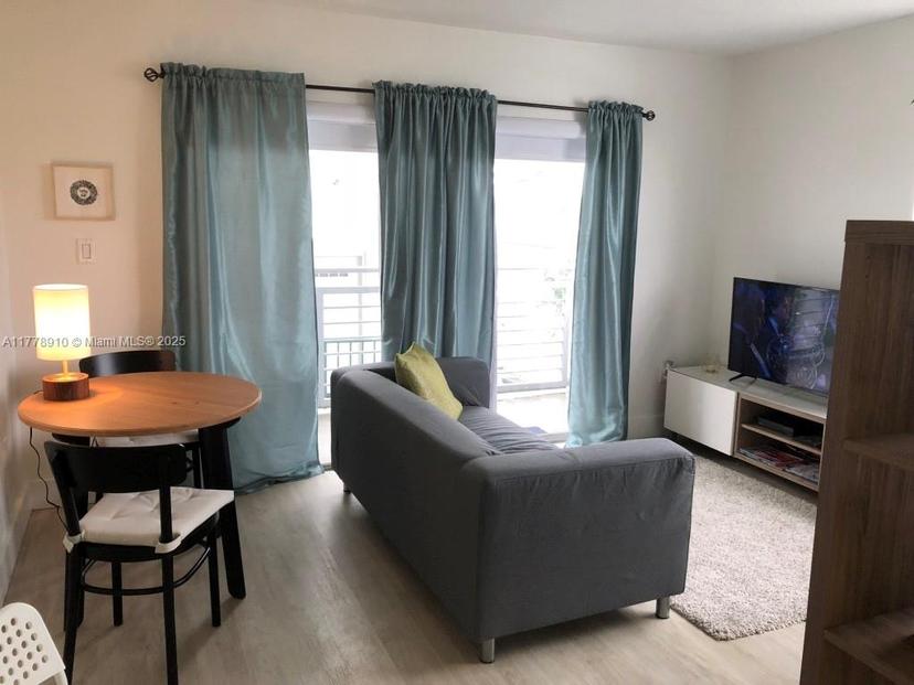 Picture of 716 Michigan Ave # 305, Miami Beach FL 33139