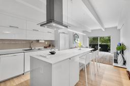 Picture of 12105 NE 11Th Pl # 103, North Miami, FL 33161