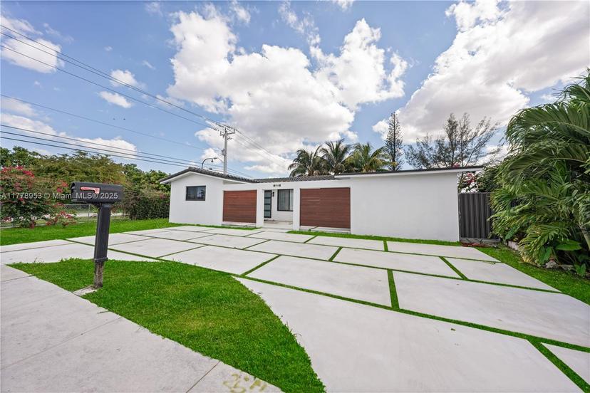 Picture of 1700 NW 170Th Ter, Miami Gardens FL 33056