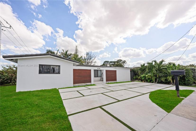 Picture of 1700 NW 170Th Ter, Miami Gardens FL 33056