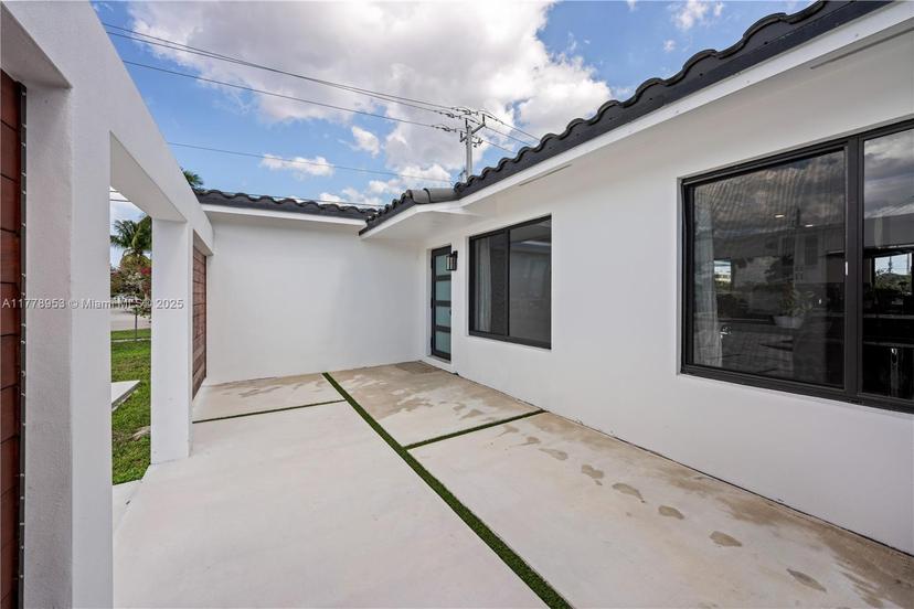Picture of 1700 NW 170Th Ter, Miami Gardens FL 33056