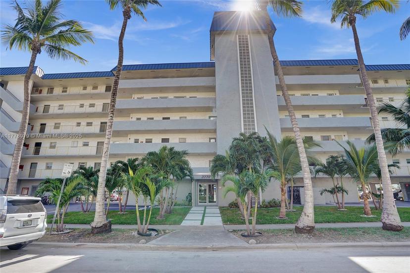Picture of 3770 NE 171St St # 403, North Miami Beach FL 33160