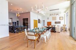 Picture of 2900 NE 7Th Ave, Miami, FL 33137