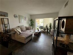 Picture of 677 NE 24Th St # 407, Miami, FL 33137
