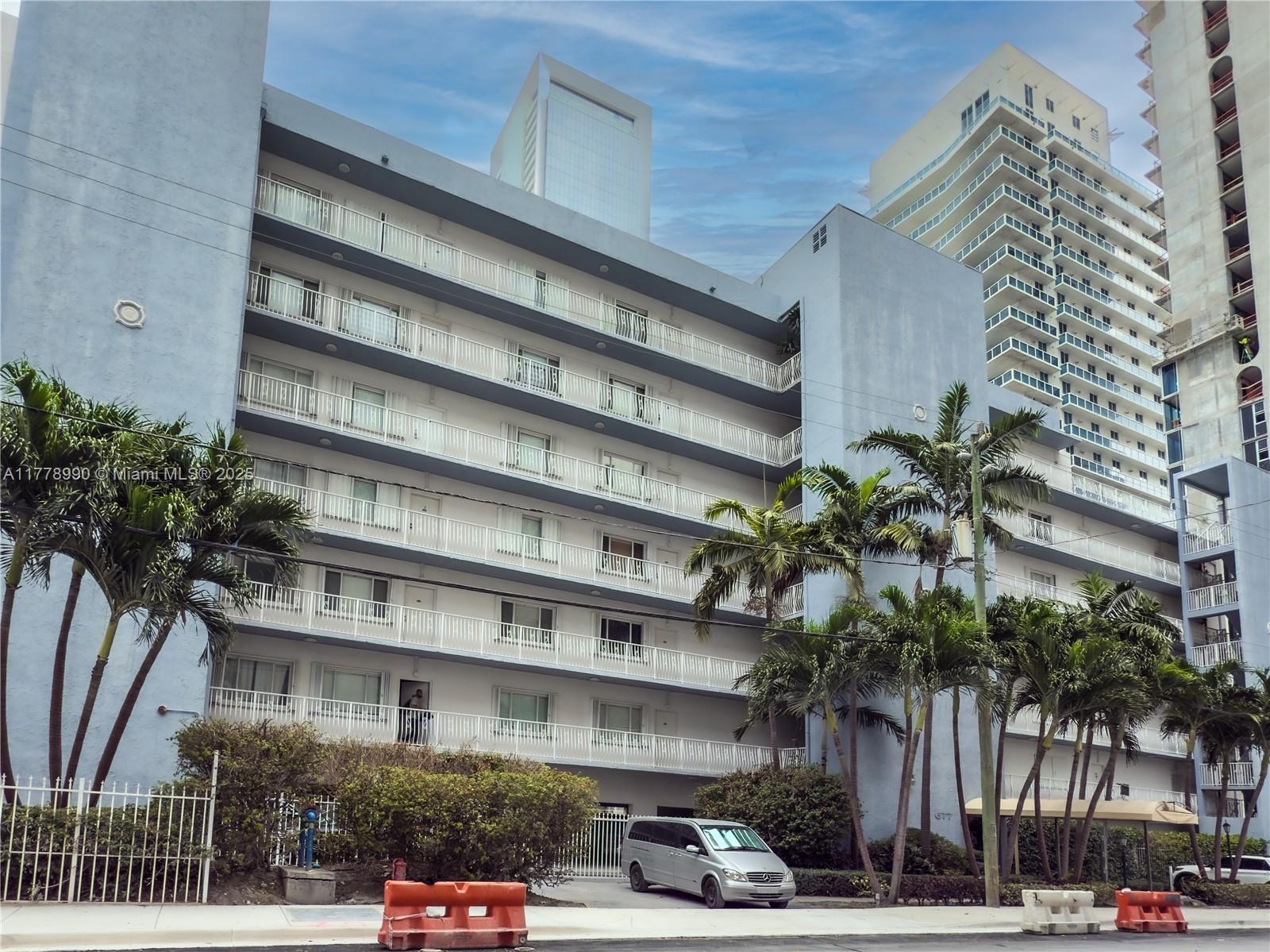 Picture of 677 NE 24Th St # 407, Miami, FL 33137