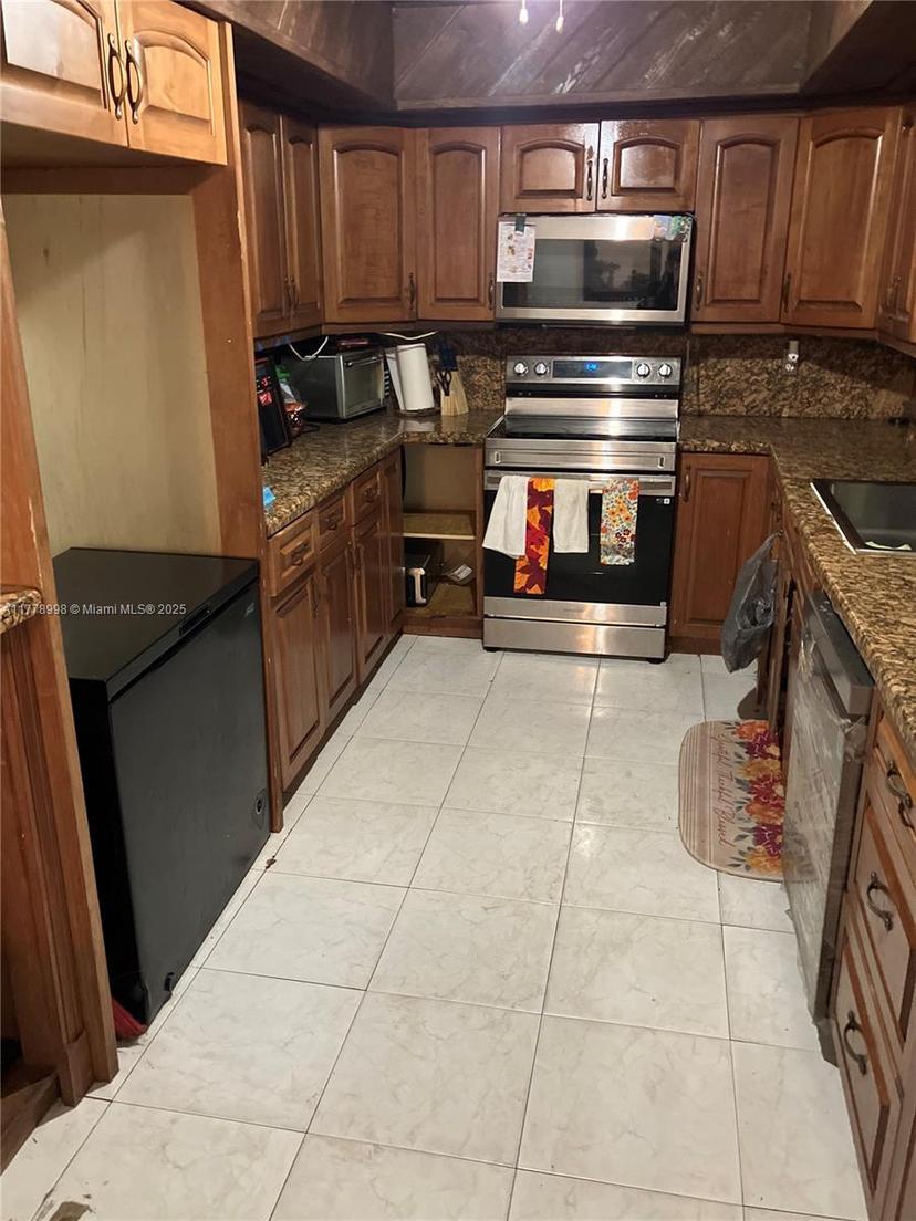 Picture of 16050 NE 8Th Ct, North Miami Beach FL 33162