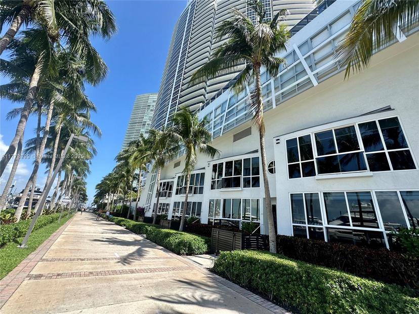 Picture of 400 Alton Rd # 4M, Miami Beach FL 33139