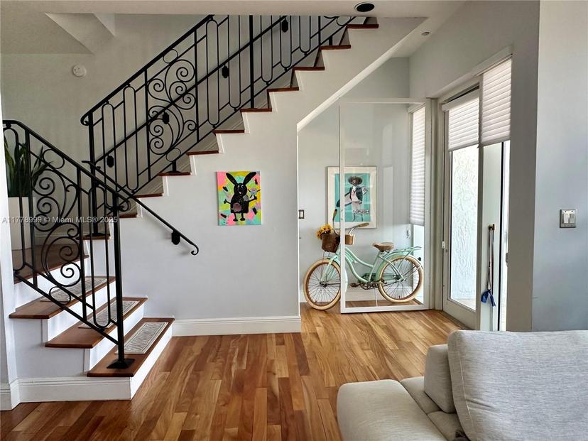 Picture of 400 Alton Rd # 4M, Miami Beach FL 33139