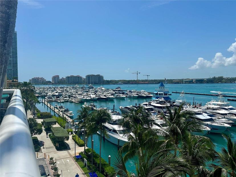 Picture of 400 Alton Rd # 4M, Miami Beach FL 33139