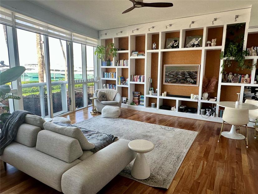Picture of 400 Alton Rd # 4M, Miami Beach FL 33139