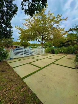 Picture of 12685 NW Miami Ct, North Miami, FL 33168