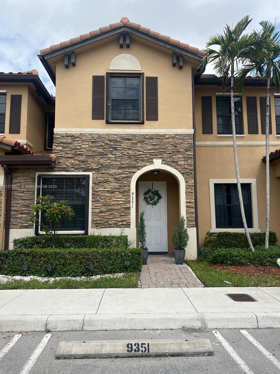Picture of 9351 W 33Rd Ln # 9351, Hialeah, FL 33018
