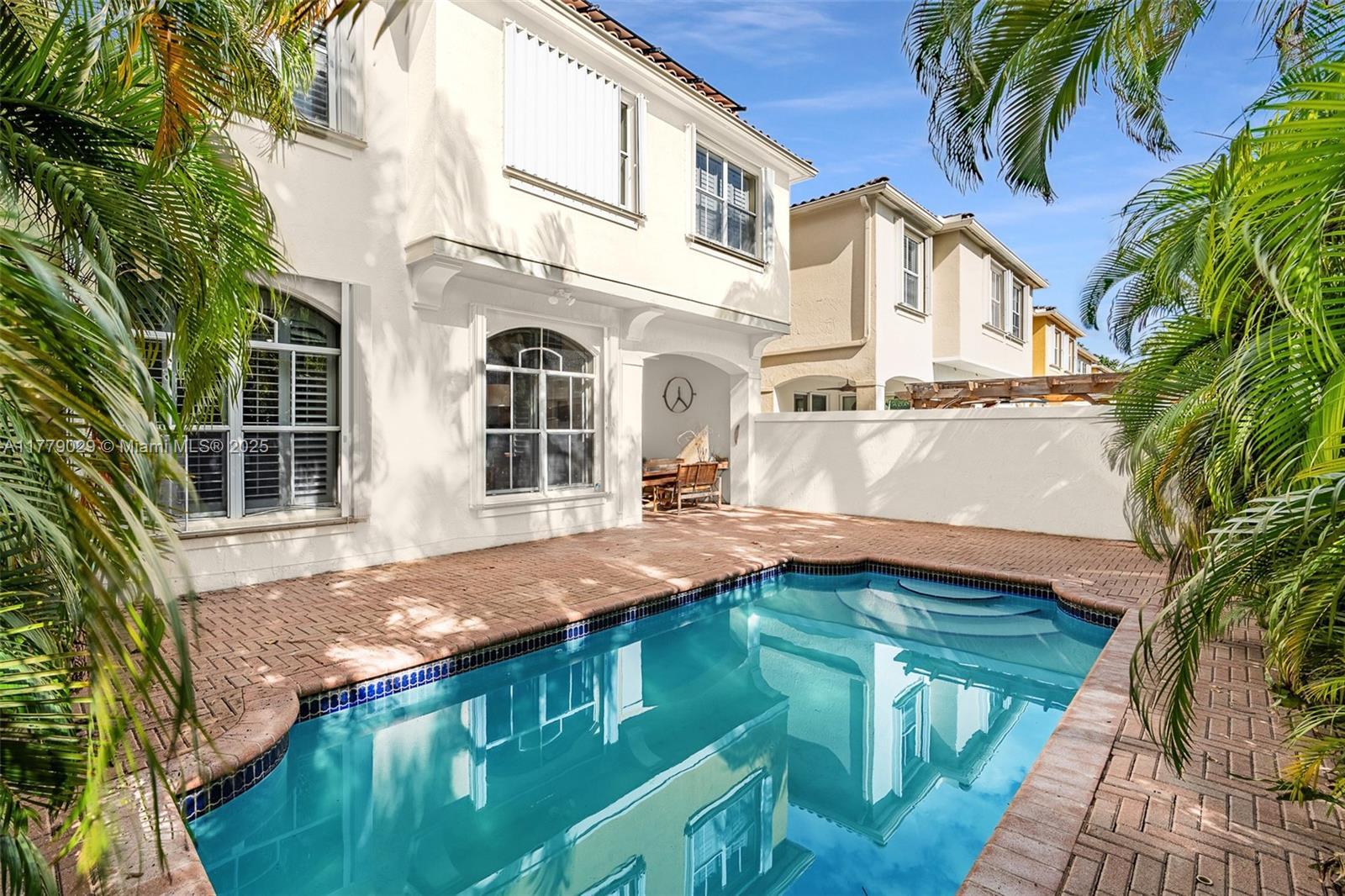 Picture of 3232 NE 212Th Ter, Aventura, FL 33180