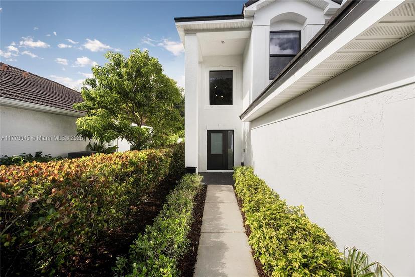 Picture of 1230 Delray Lakes Dr, Delray Beach FL 33444