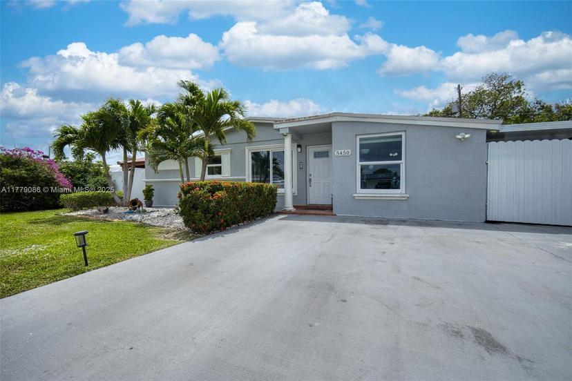 Picture of 5450 NW 178Th Ter, Miami Gardens FL 33055
