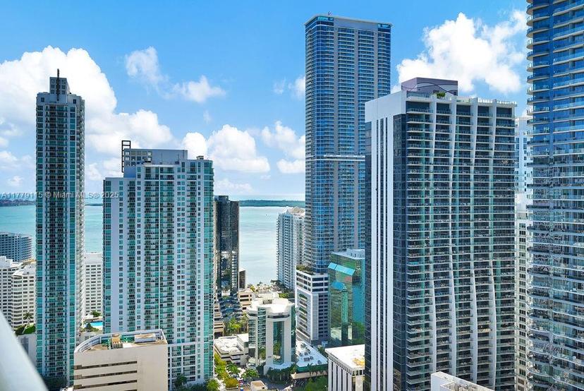 Picture of 45 SW 9Th St # 3705, Miami FL 33130