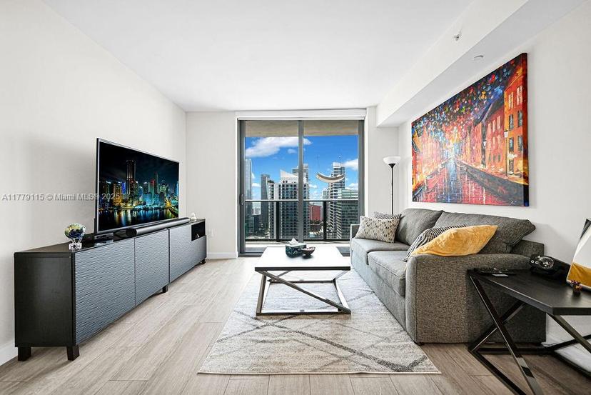 Picture of 45 SW 9Th St # 3705, Miami FL 33130