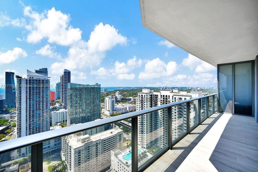 Picture of 45 SW 9Th St # 3705, Miami FL 33130