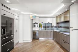 Picture of 6061 Collins Ave # 8F, Miami Beach, FL 33140