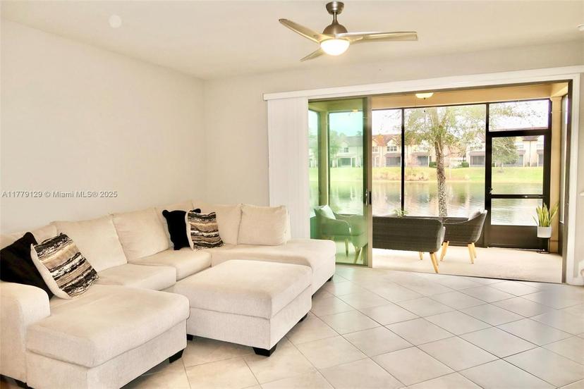 Picture of 7024 Butterfly Ct # 7024, Jacksonville FL 32258