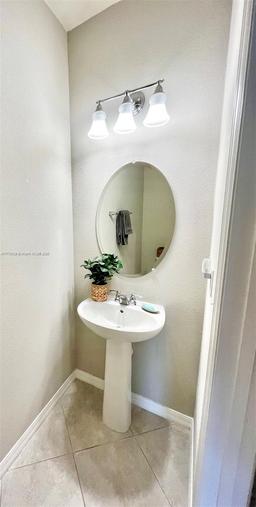 Picture of 7024 Butterfly Ct # 7024, Jacksonville, FL 32258