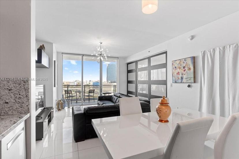 Picture of 90 SW 3Rd St # 1607, Miami FL 33130